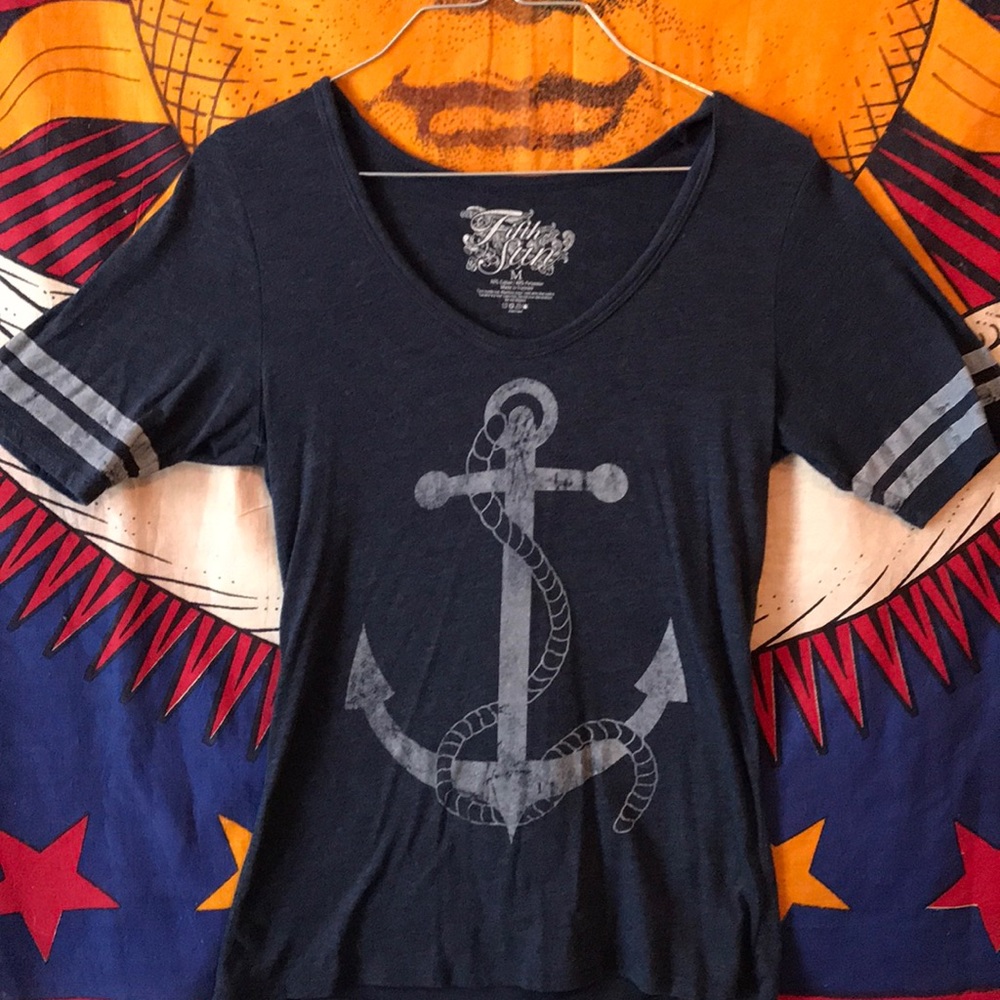 Graphic tee
